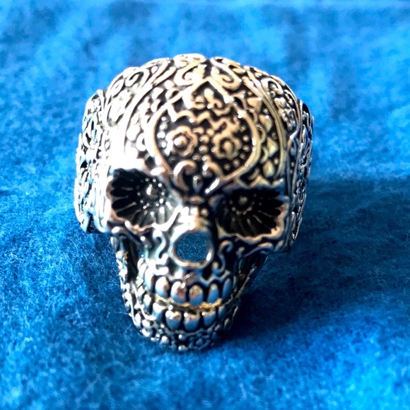 Sterling Silver Garden Skull Ring - Picture 1 of 7